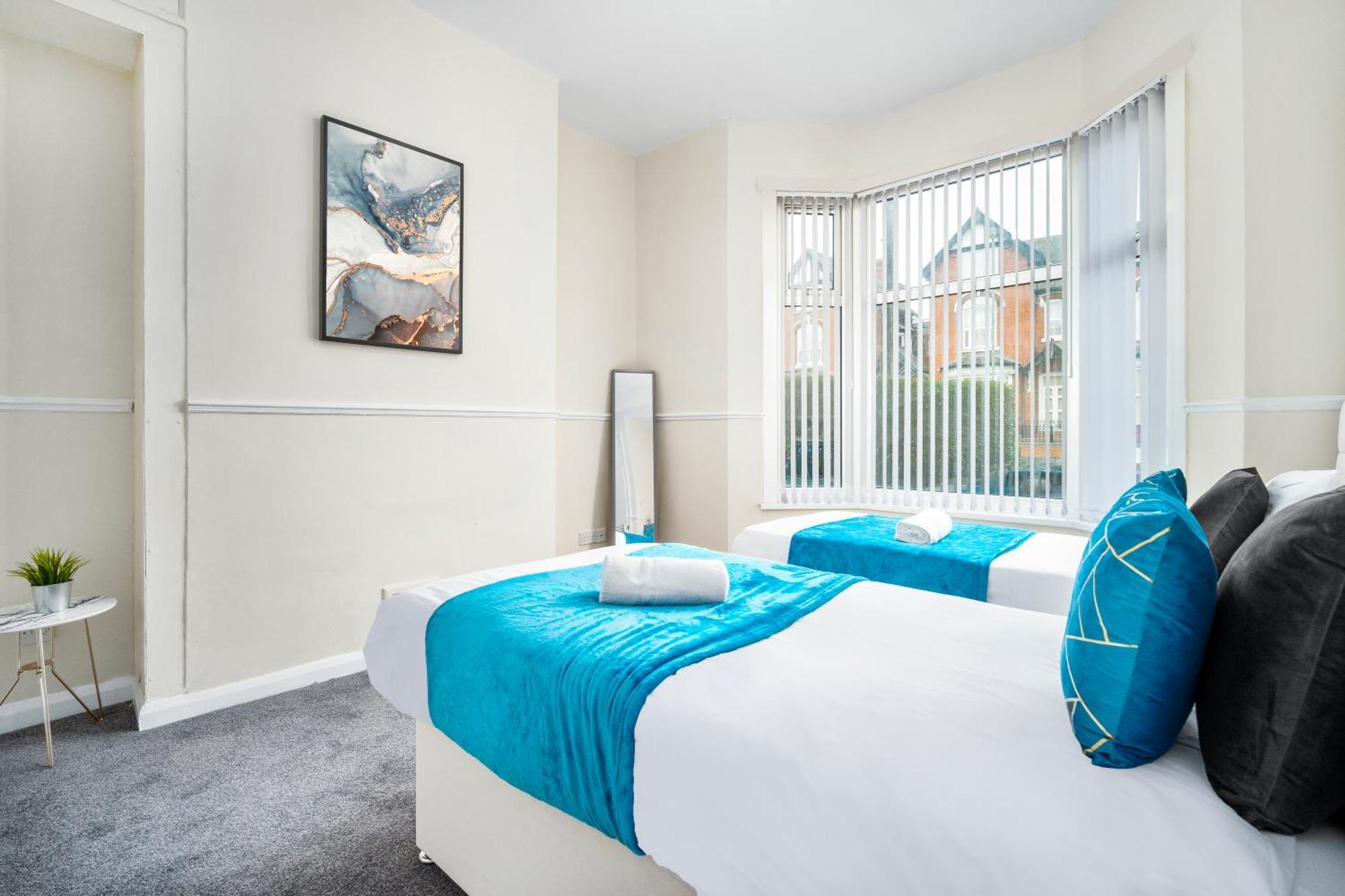 2 Bedroom - West Brom - Netflix - Wifi - Parking - Excellent Value - Wba West Bromwich