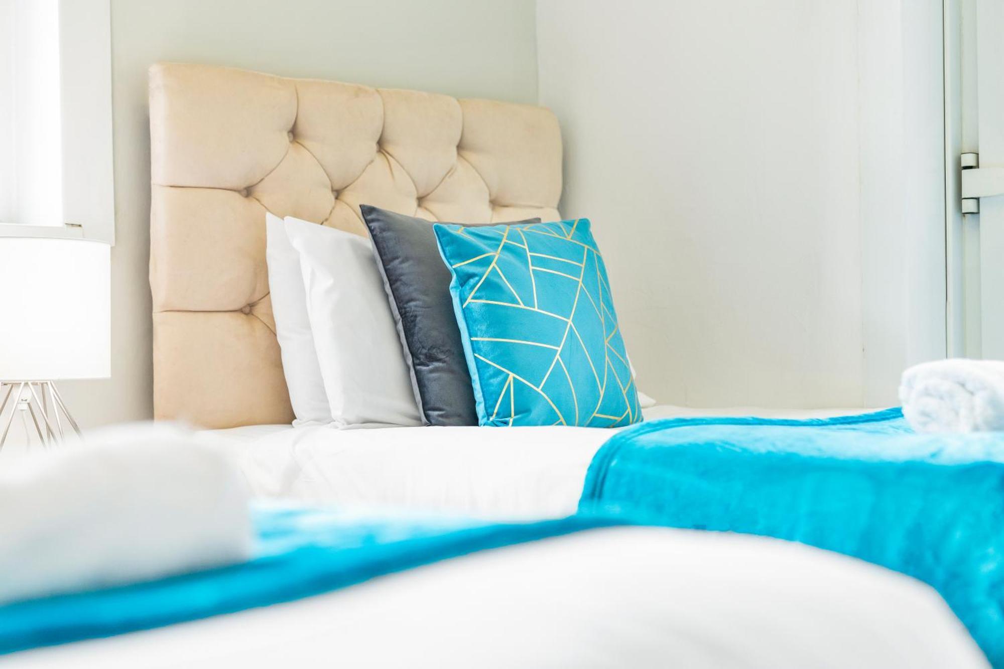 Apartment 2 Bedroom - West Brom - Netflix - Wifi - Parking - Excellent Value - Wba West Bromwich