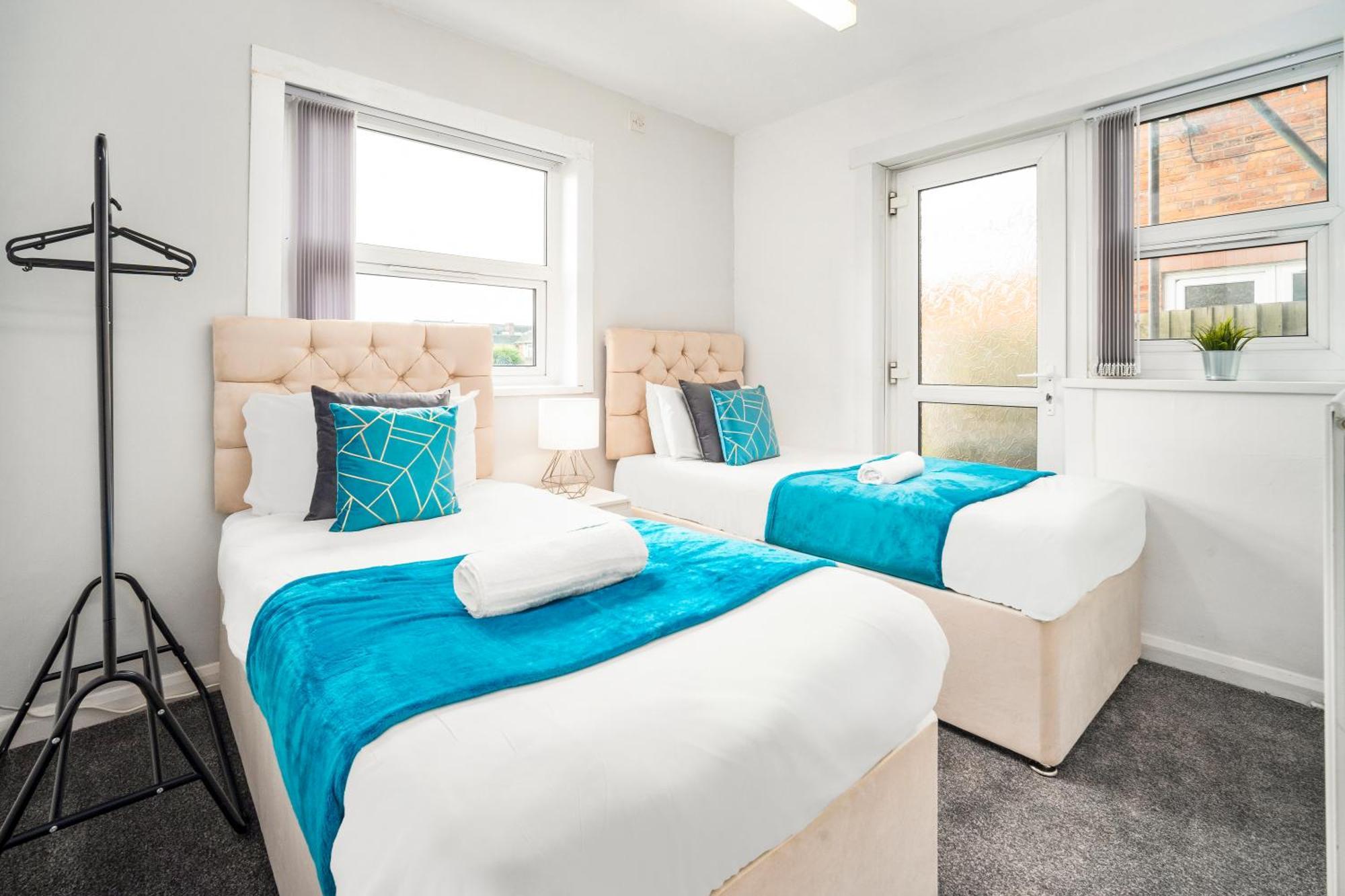 Apartment 2 Bedroom - West Brom - Netflix - Wifi - Parking - Excellent Value - Wba
